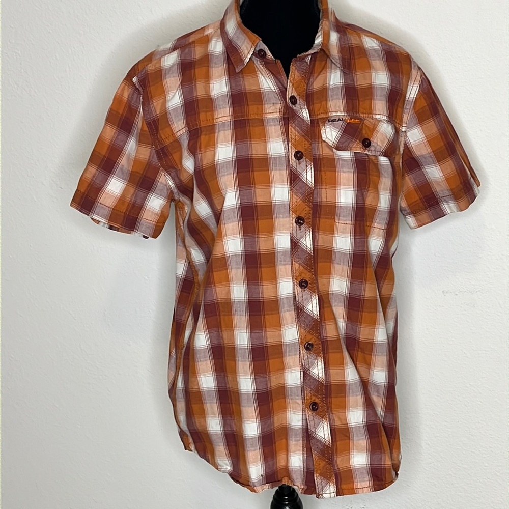Real Tree size Small short sleeved button-up men’s plaid shirt